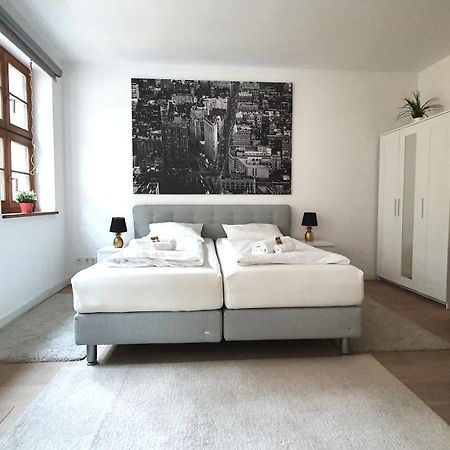 Pineapple Apartments Luxus Apartment Im Palais Am Neumarkt ドレスデン エクステリア 写真