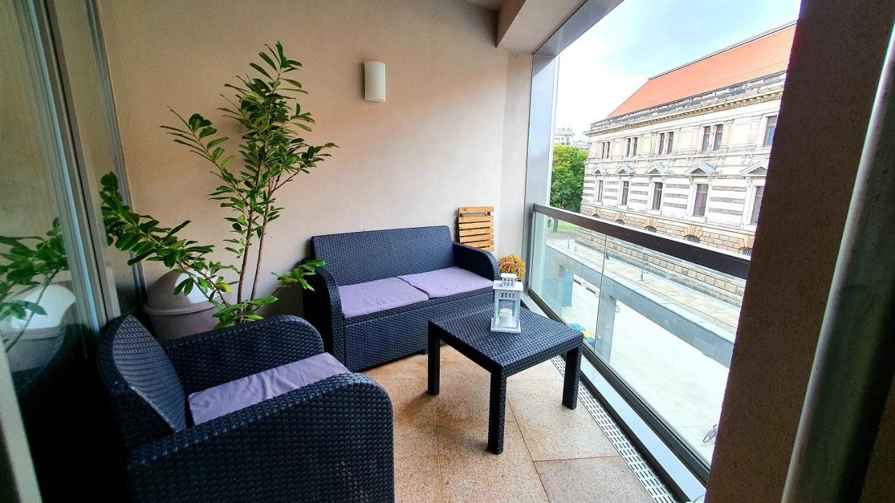 Pineapple Apartments Luxus Apartment Im Palais Am Neumarkt ドレスデン エクステリア 写真